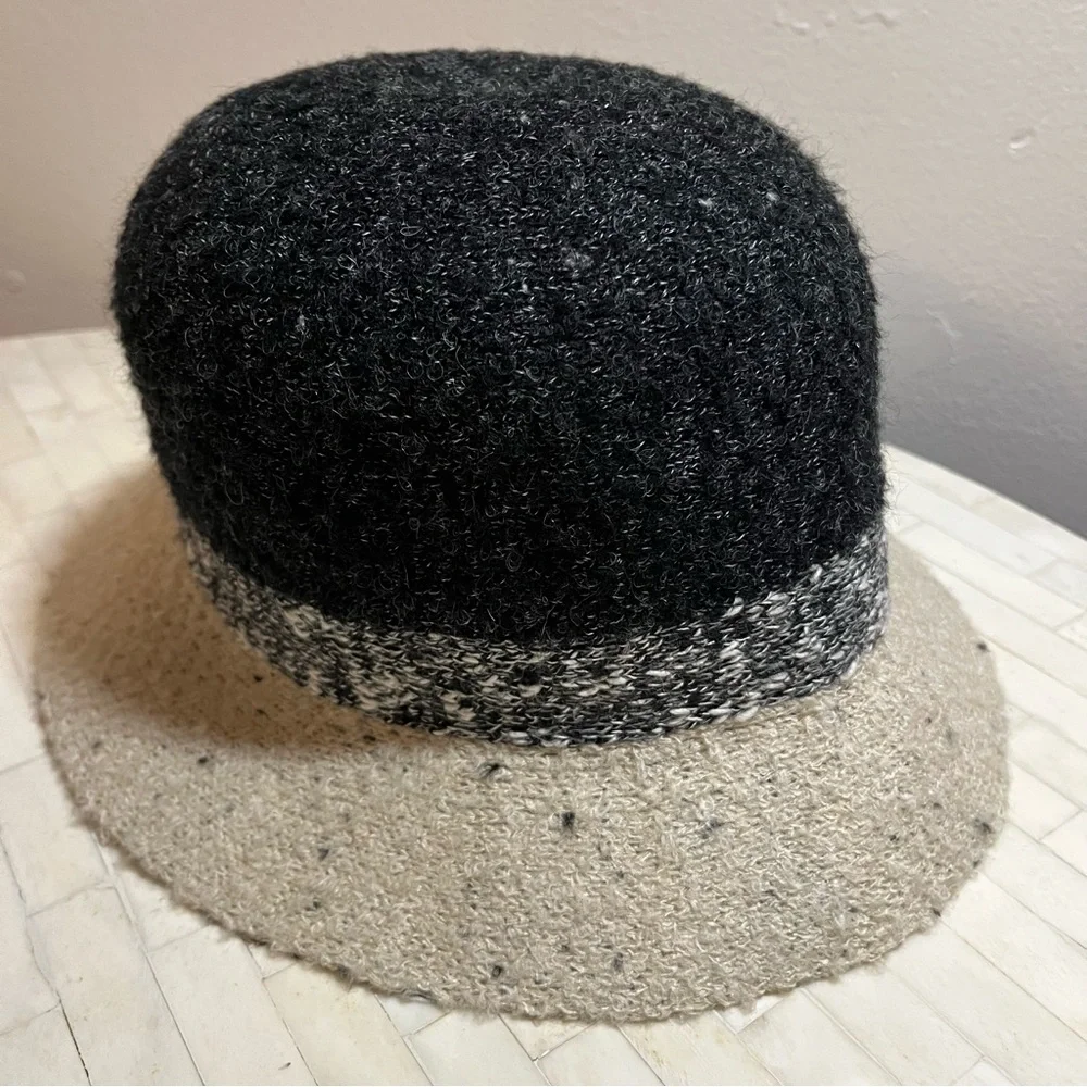 Bouclé Textured Flapper Hat in Black Gray & Beige Gradient